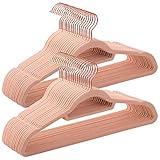 SONGMICS Percha de Terciopelo, Juego de 50, Antideslizantes, con Barra Corbata y Gancho Oro Rosa, 0,6 cm Espesor, Ahorra Espacio, 43,5 cm Largo, Abrigo Pantalón, Rosa Coral CRF21PK50